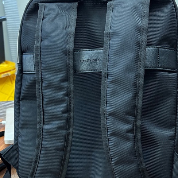 Kenneth Cole Reaction Dark Gray Backpack NWOT - Picture 10 of 11